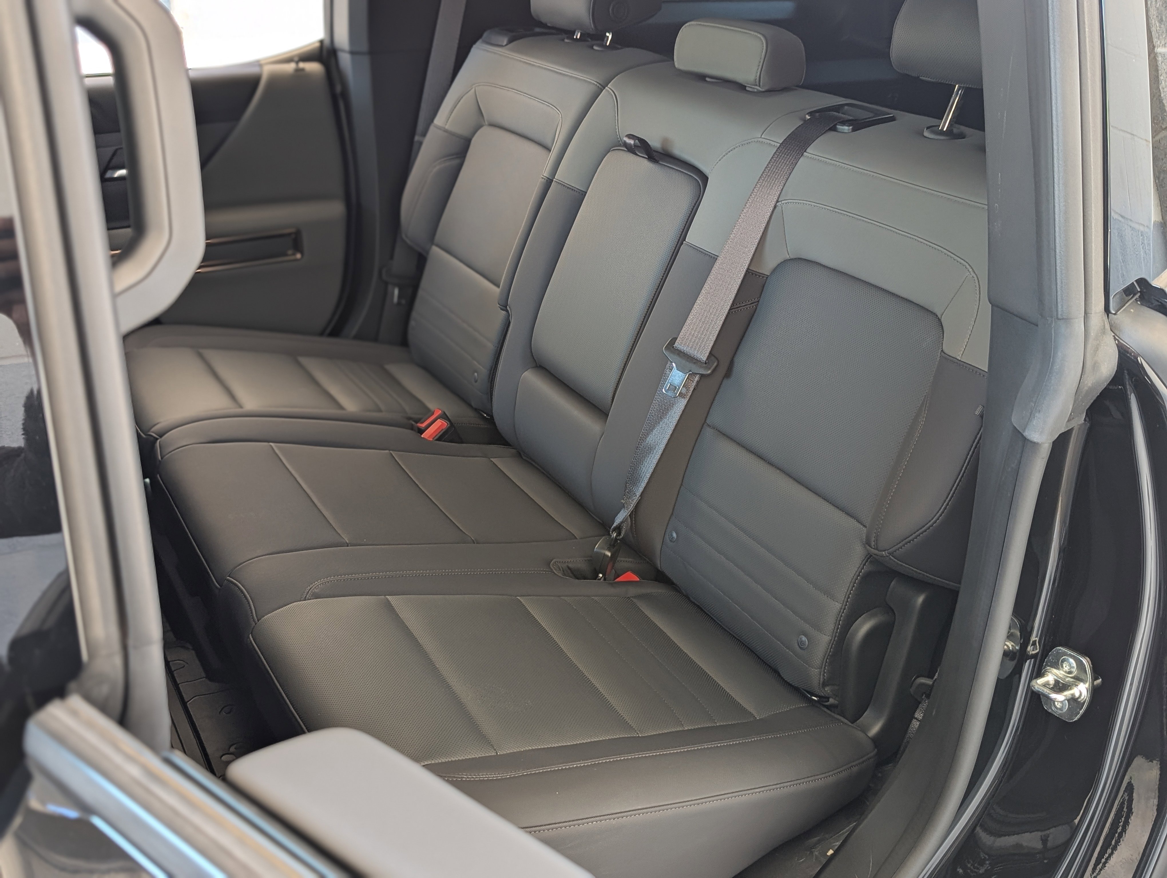 Used 2025 GMC Hummer EV 2X image 17