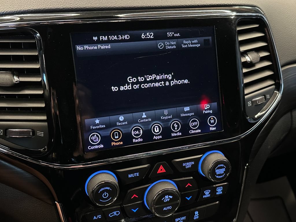 Used 2019 Jeep Grand Cherokee Altitude AWD/4WD image 13