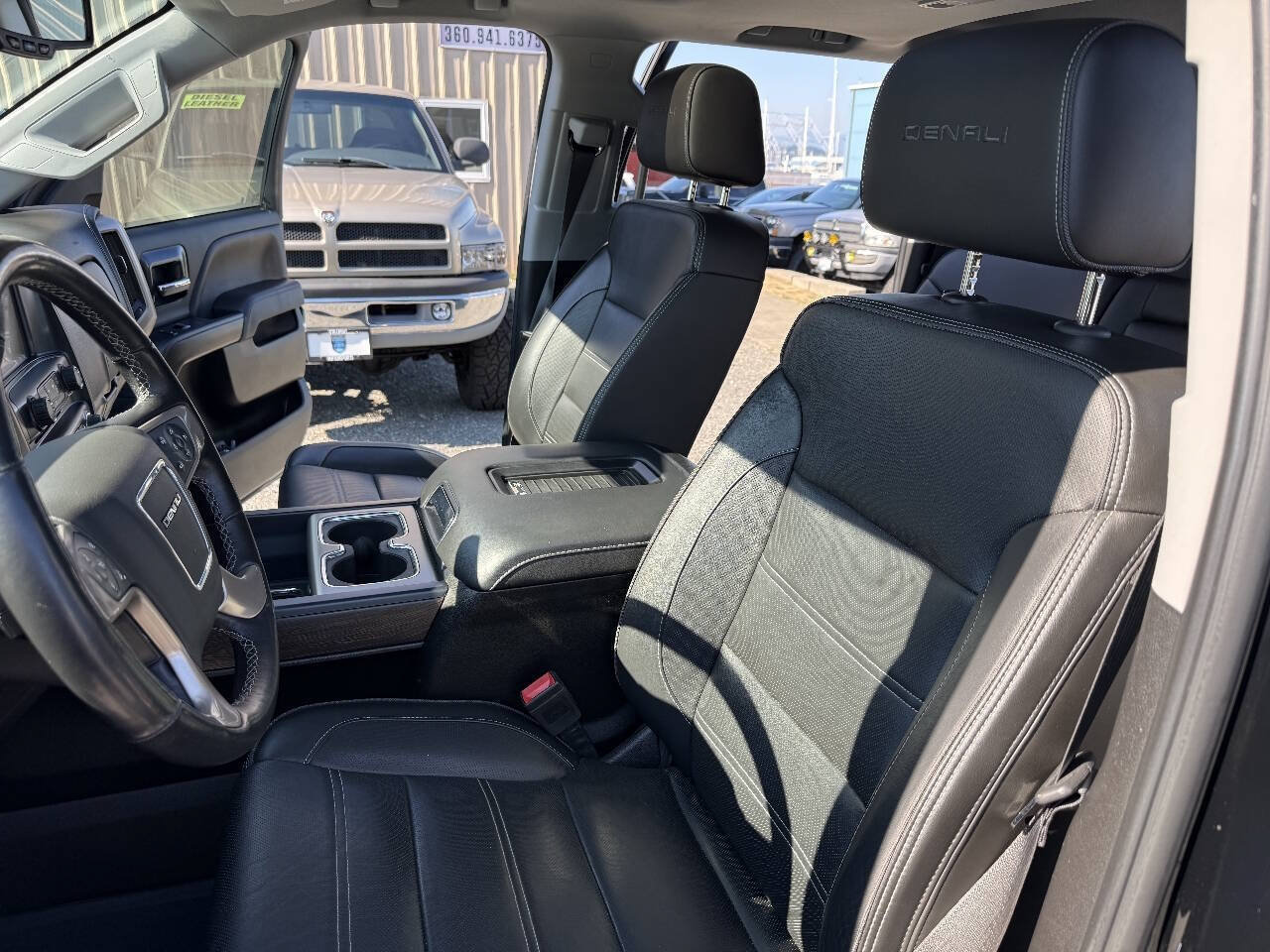 Used 2019 GMC Sierra 3500 Denali w/ Suspension Package, Off-Road AWD/4WD image 13
