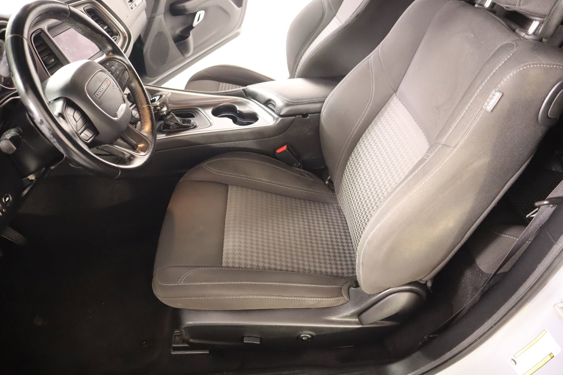 Used 2020 Dodge Challenger SXT image 10