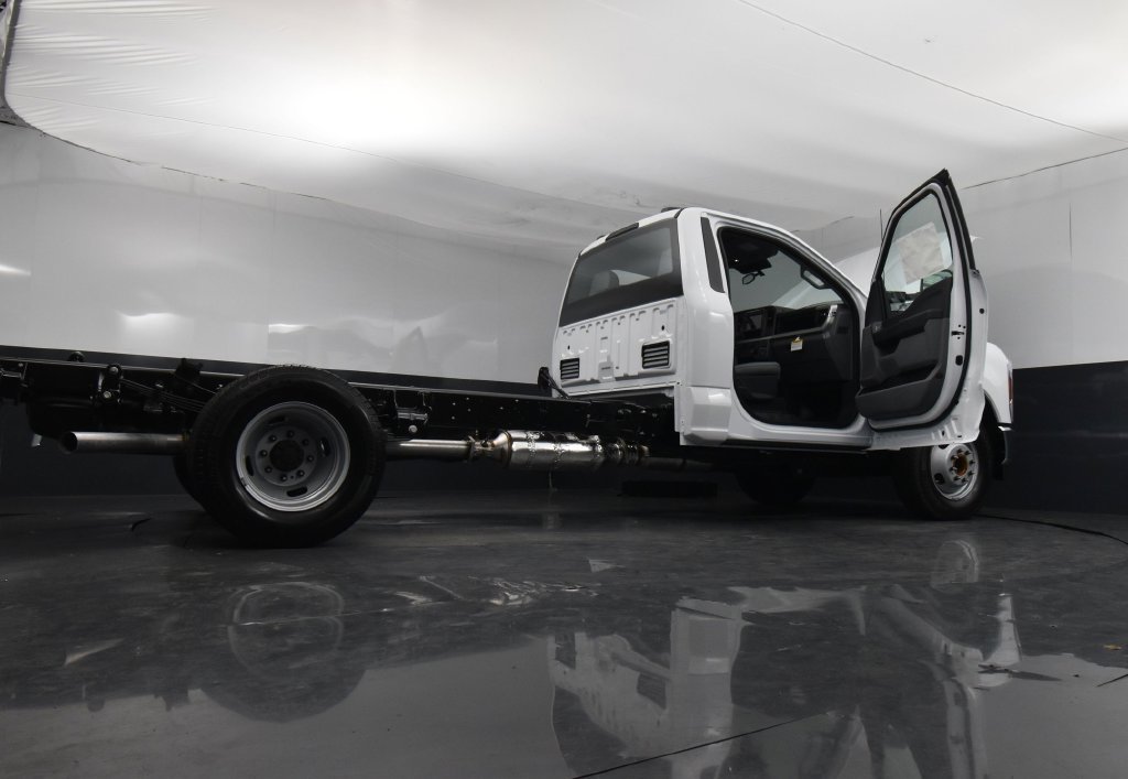 New 2024 Ford F350 XL w/ XL Chrome Package RWD image 41