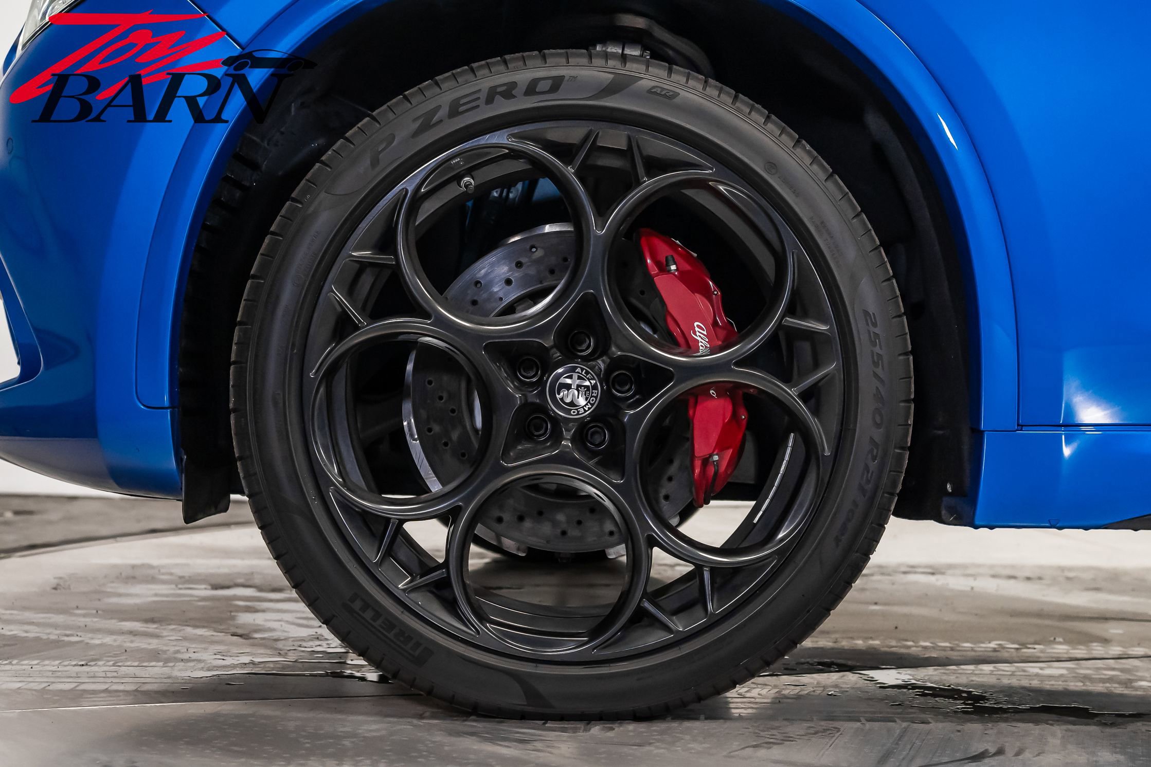 Used 2022 Alfa Romeo Stelvio Quadrifoglio image 18