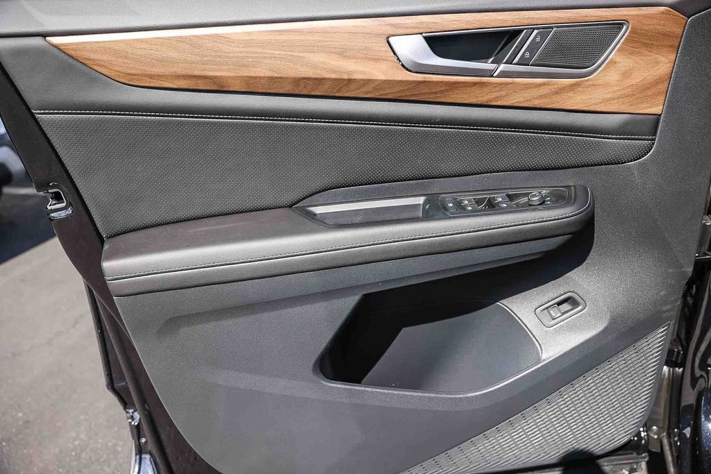 New 2026 Volkswagen Atlas SE image 28