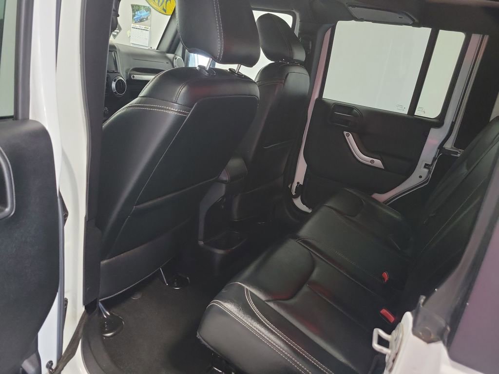 Used 2016 Jeep Wrangler Unlimited Rubicon AWD/4WD image 23