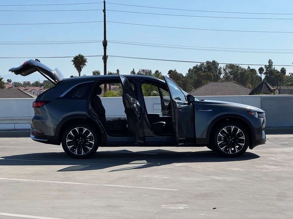 Used 2025 MAZDA CX-90 Plug-In Hybrid w/ Premium Plus AWD/4WD image 31