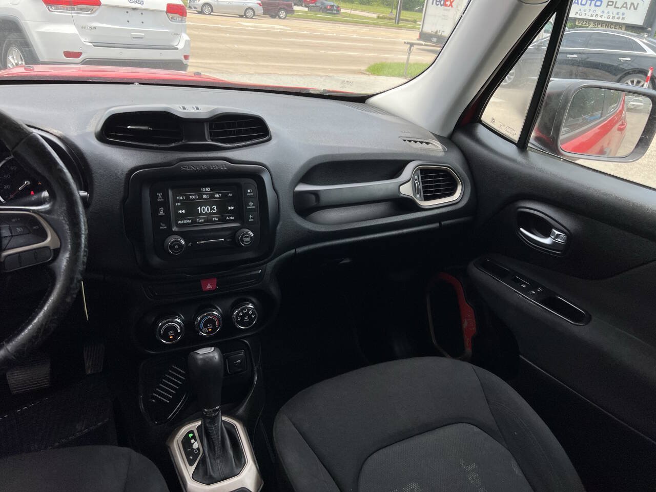 Used 2015 Jeep Renegade Latitude FWD image 16