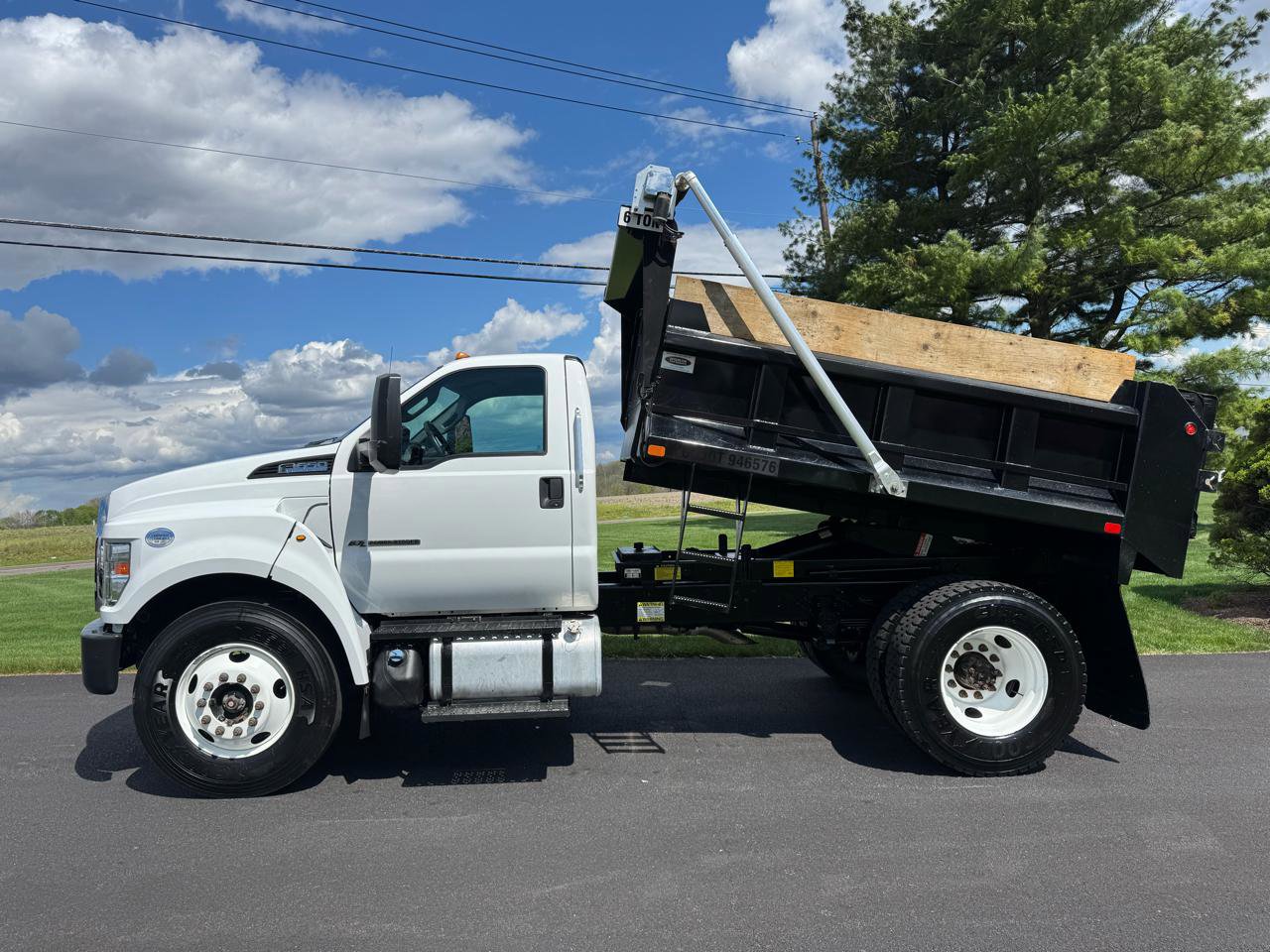 Used 2016 Ford F650 2WD Regular Cab Super Duty image 3