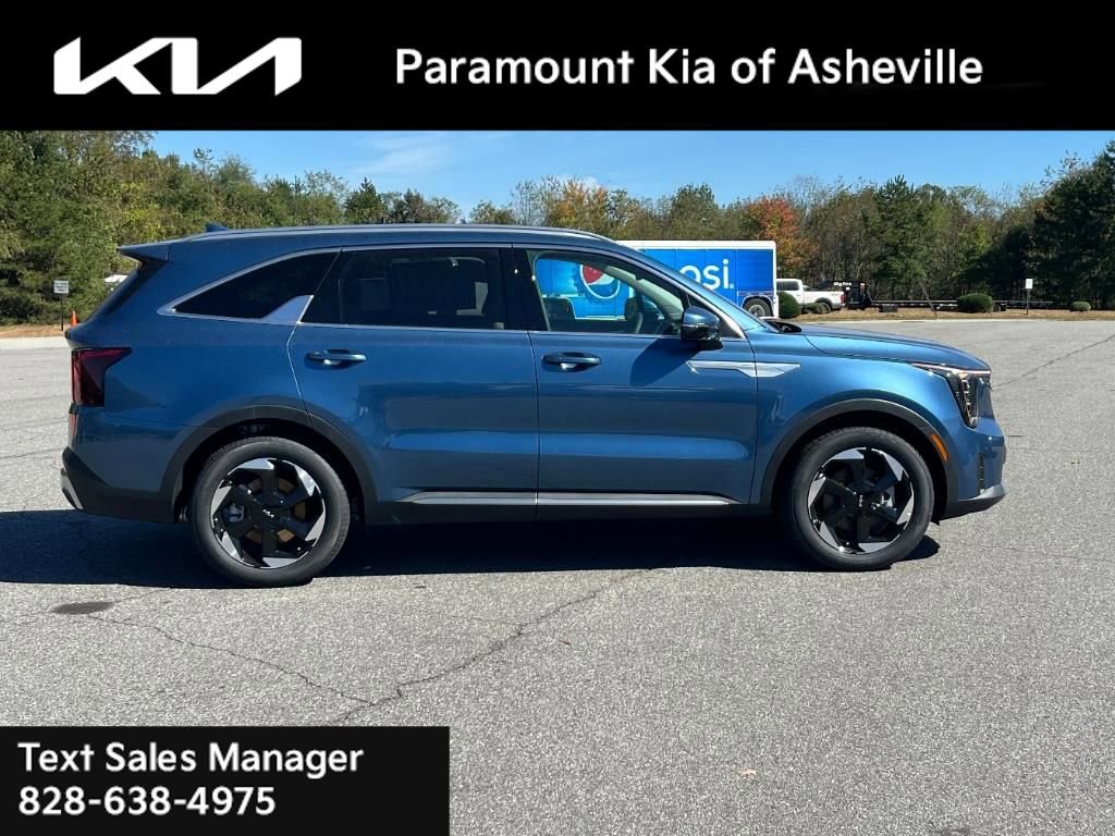 Certified 2025 Kia Sorento EX image 26