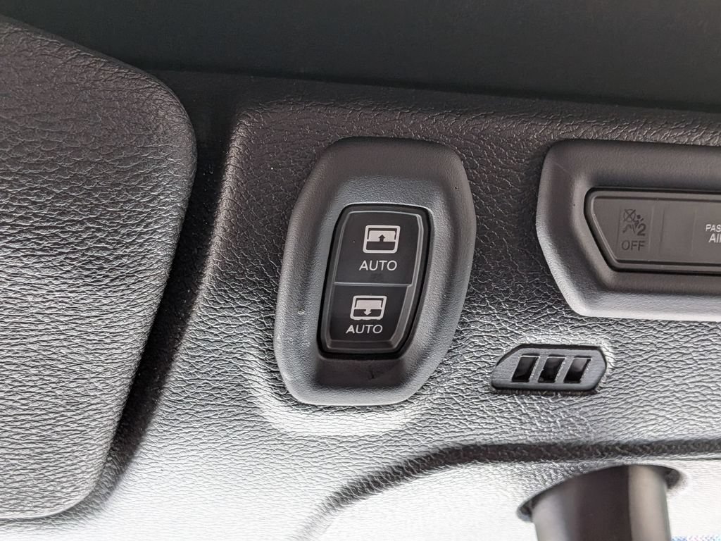 Used 2023 Jeep Wrangler Unlimited w/ Sun & Screen Package AWD/4WD image 19
