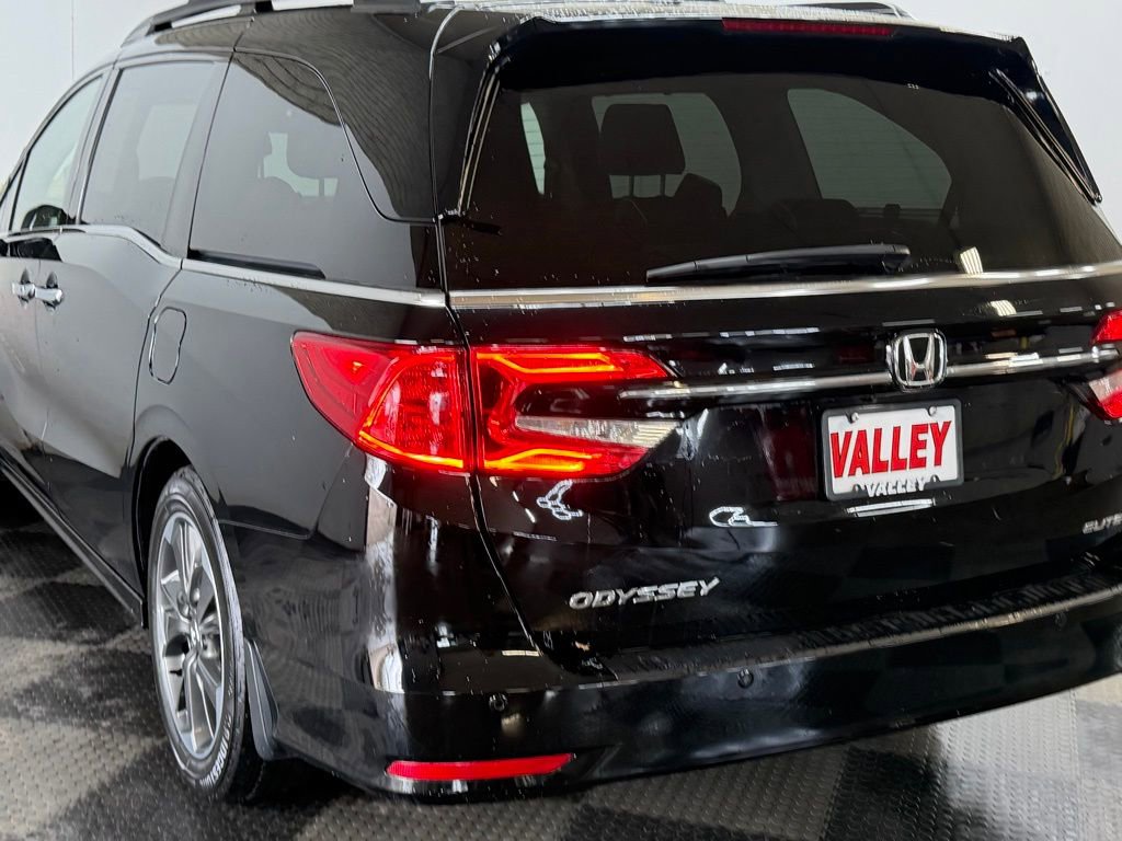 Used 2024 Honda Odyssey Elite image 7