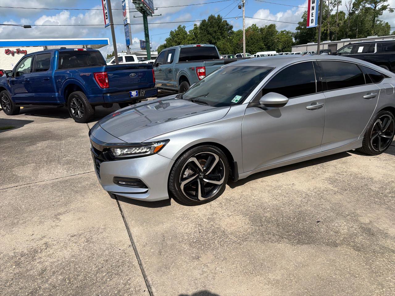 Used 2020 Honda Accord Sport image 2