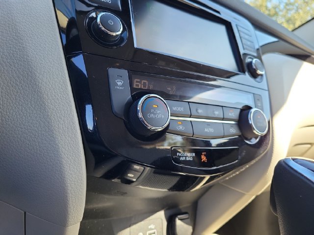 Used 2022 Nissan Rogue Sport SL FWD image 30