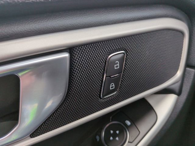 Certified 2023 Ford Explorer XLT w/ Equipment Group 202A AWD/4WD image 30