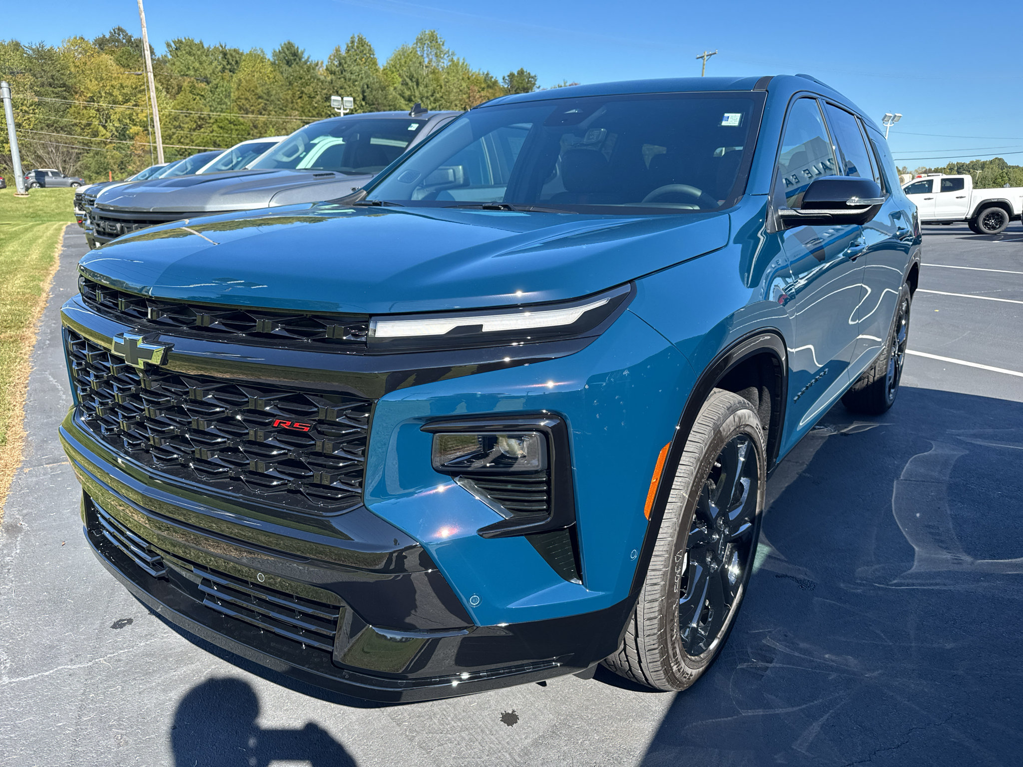New 2027 Chevrolet Traverse RS w/ LPO, Floor Liner Package FWD image 1