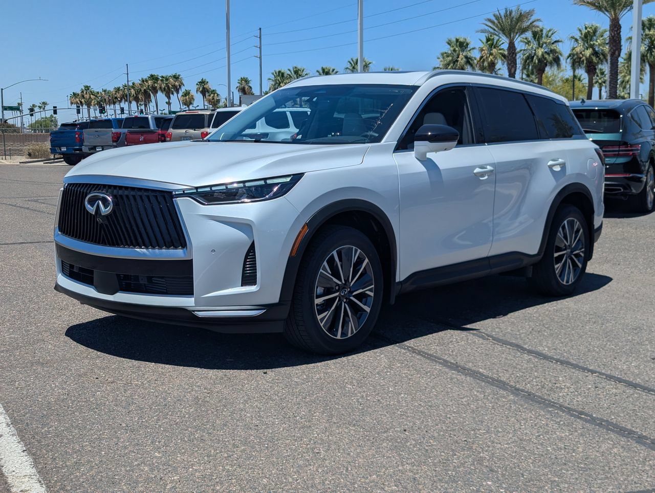 New 2027 INFINITI QX60 Luxe w/ Family Package