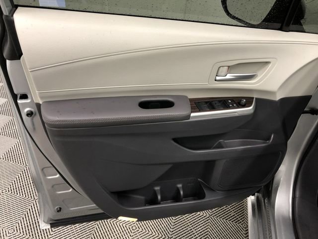 Used 2023 Toyota Sienna XLE AWD/4WD image 12