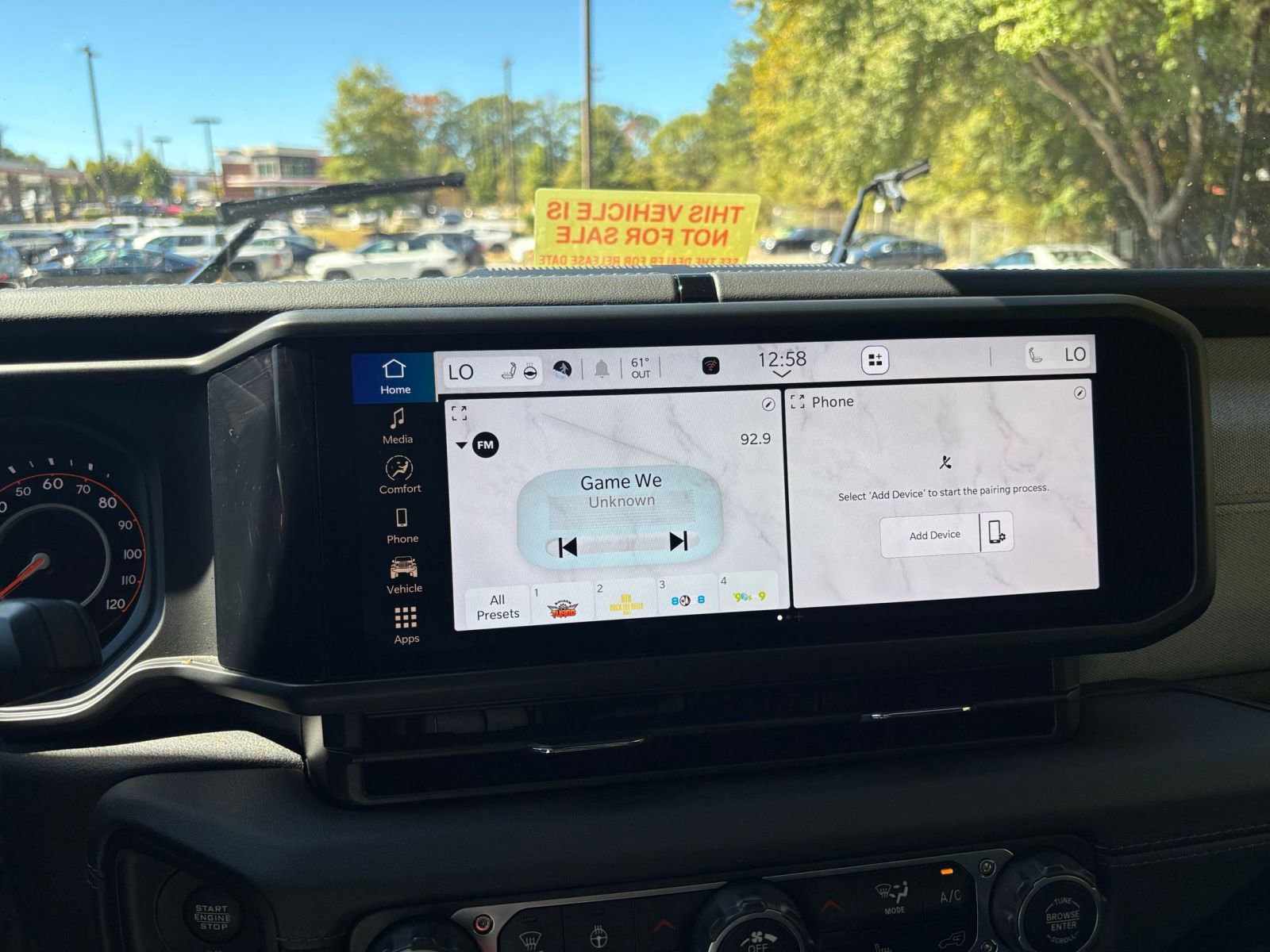 Used 2025 Jeep Wrangler Sahara image 21