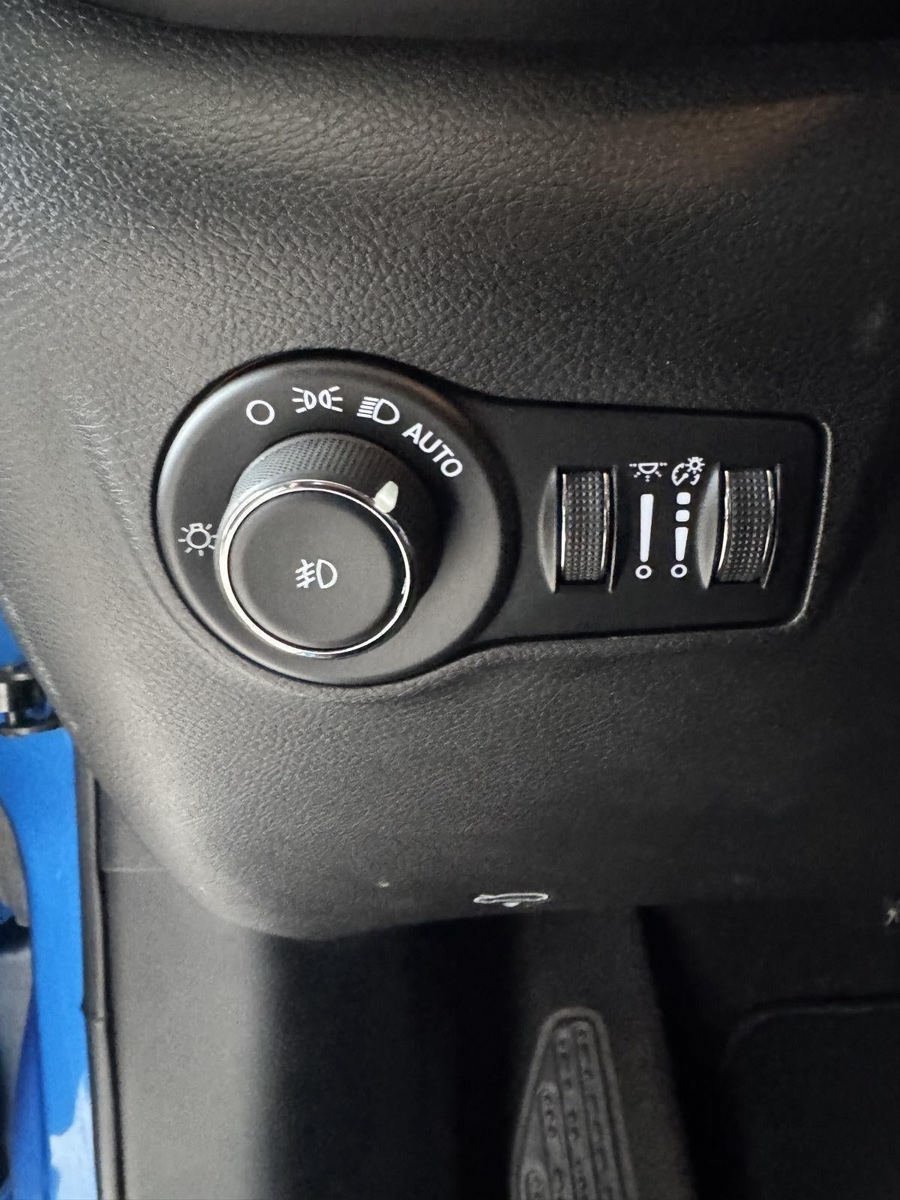Used 2025 Jeep Compass Limited AWD/4WD image 10