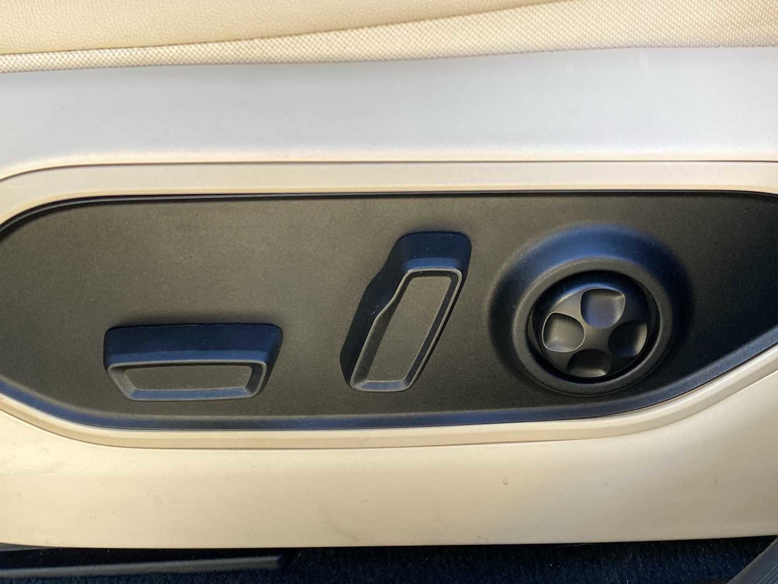 Certified 2024 Jeep Grand Cherokee L Limited image 21