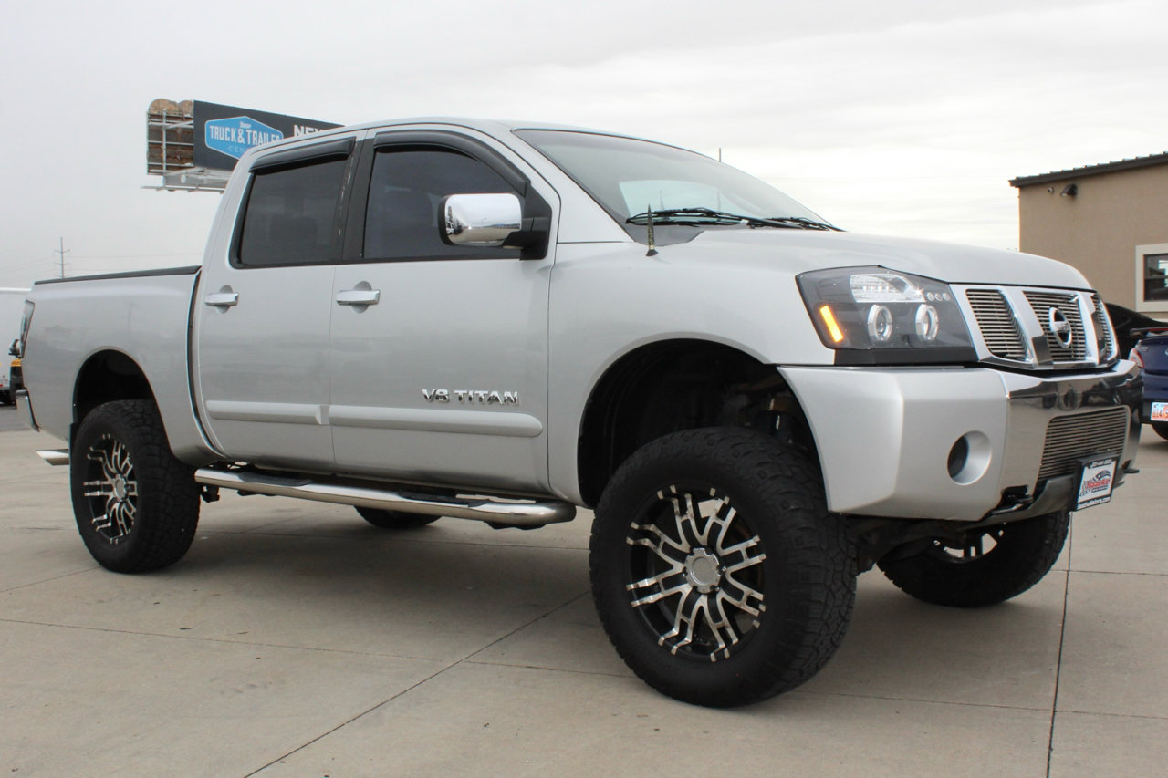 Used 2006 Nissan Titan LE w/ (R02) LE Off-Road Pkg image 14