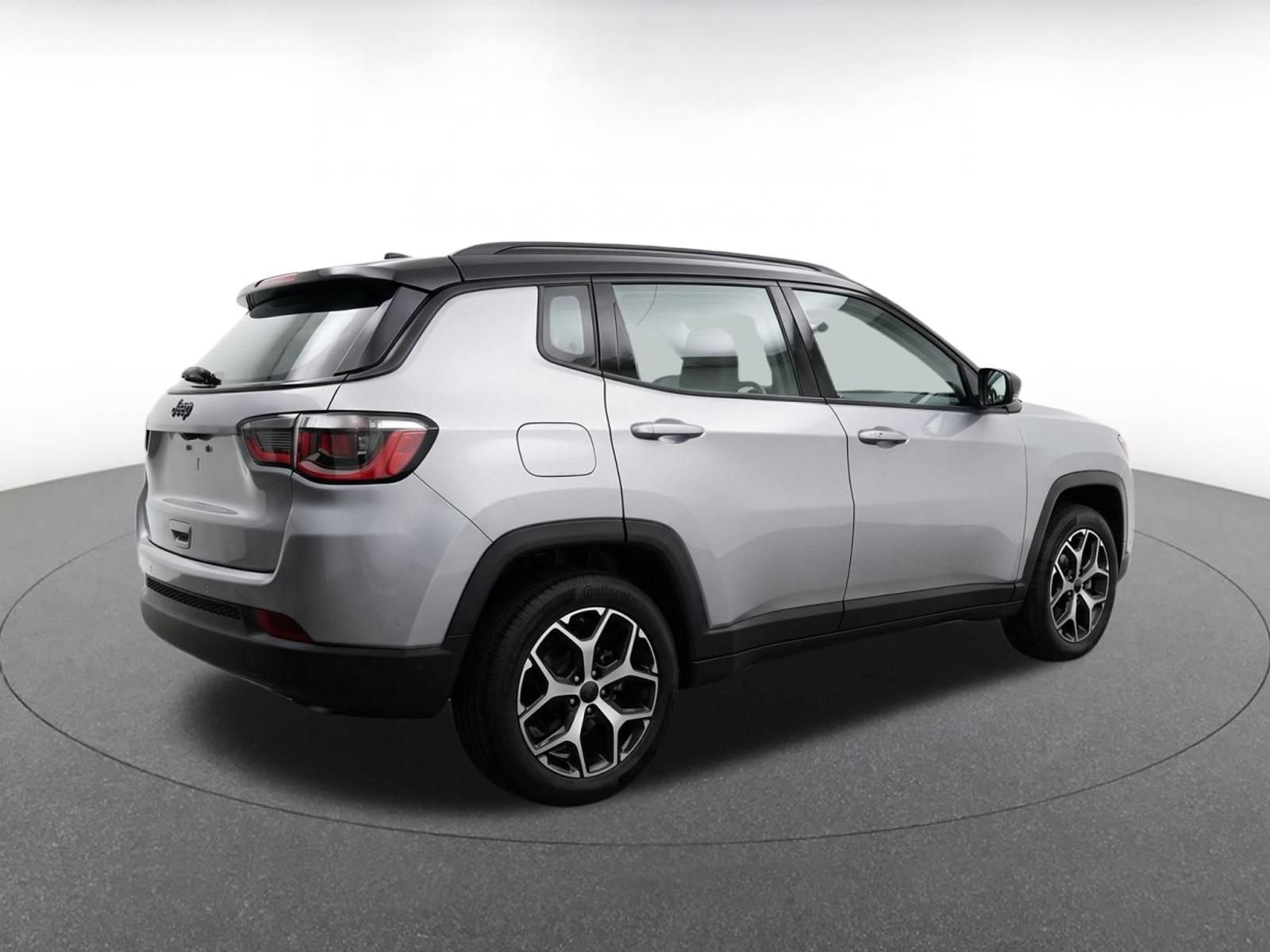Used 2025 Jeep Compass Limited AWD/4WD image 8