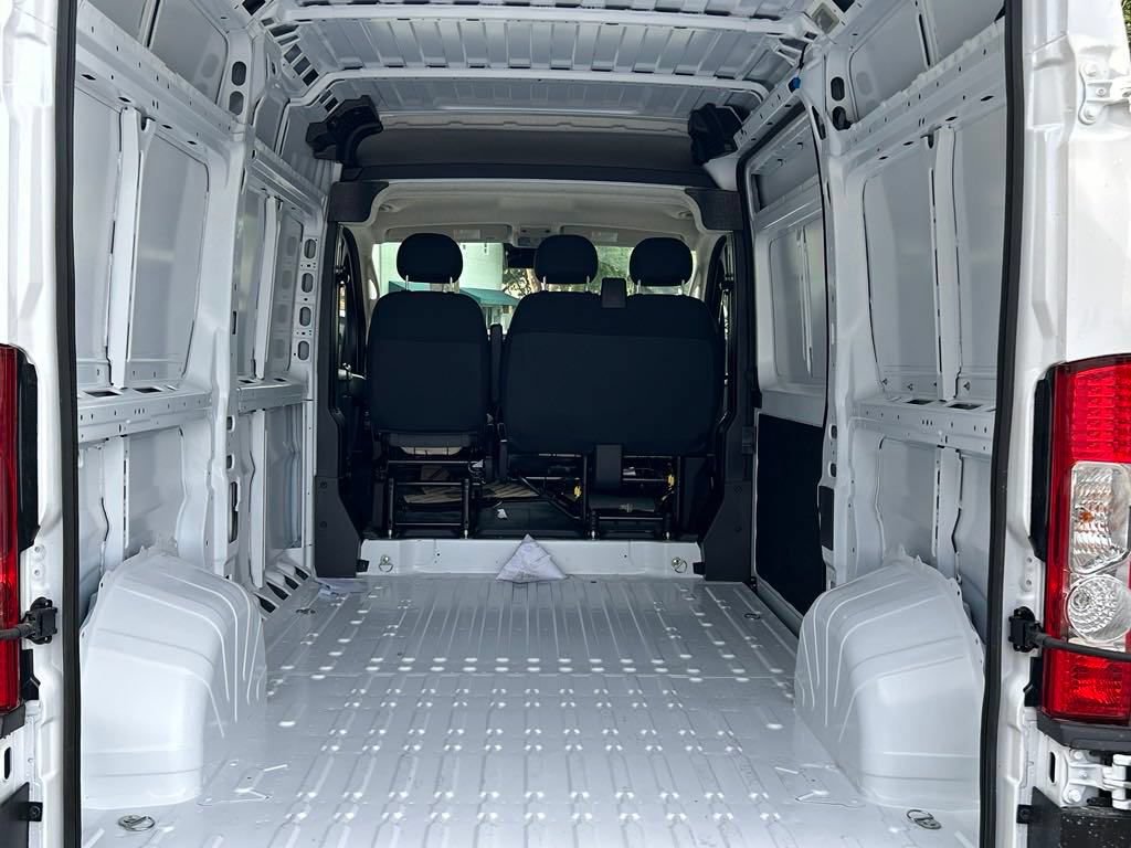 New 2024 RAM ProMaster 2500 w/ Upfitter's Prep Package FWD image 27