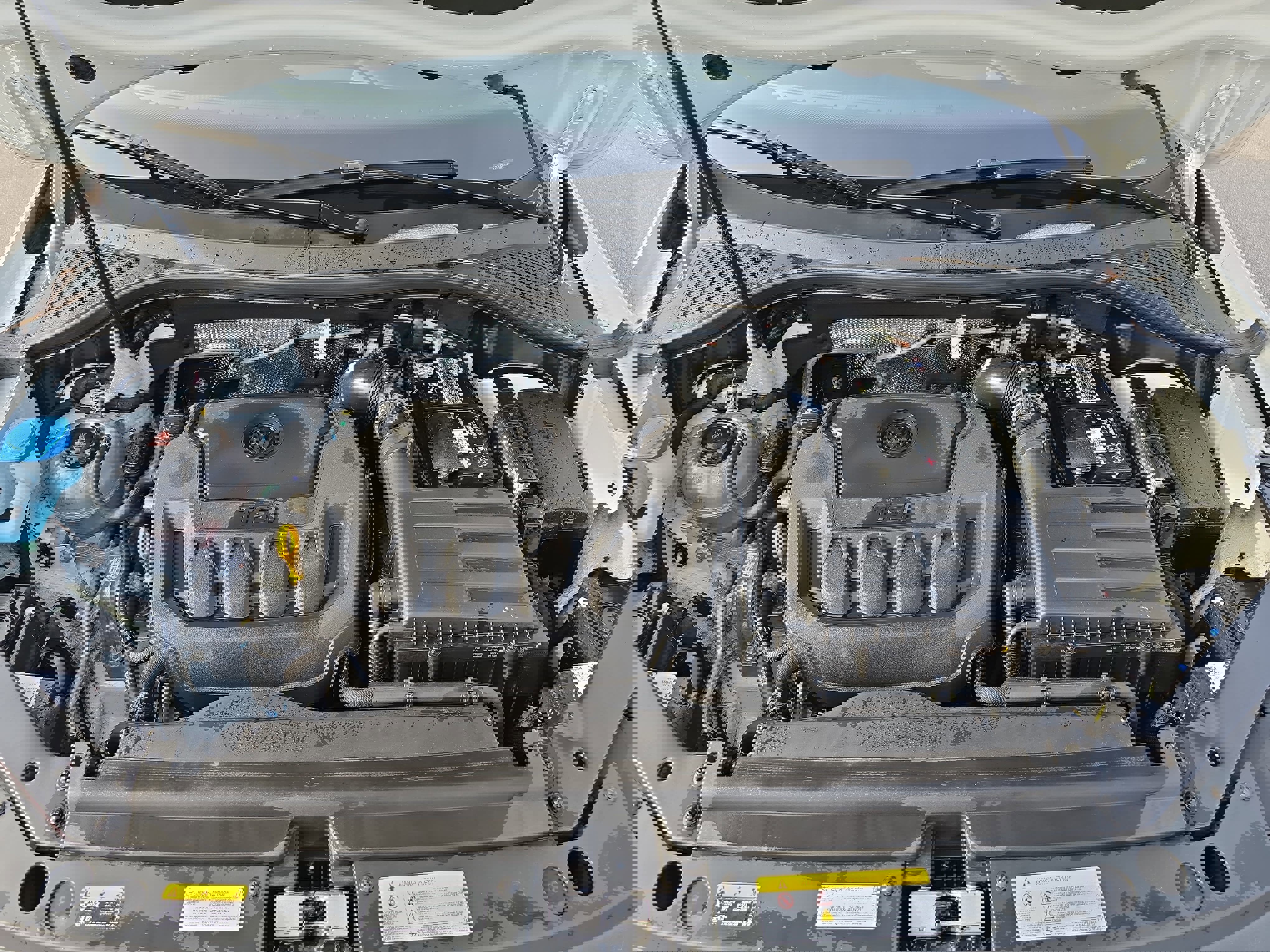 Used 2023 Volkswagen Tiguan SE R-Line image 28