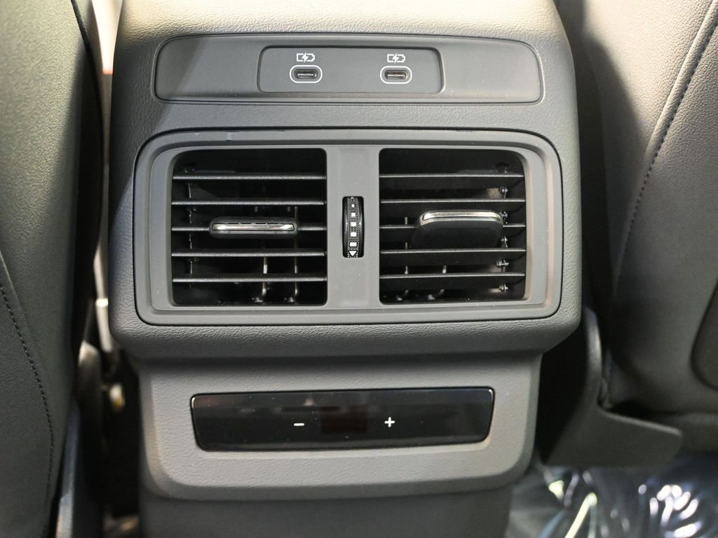 Used 2025 Audi Q5 Premium w/ Convenience Package image 20