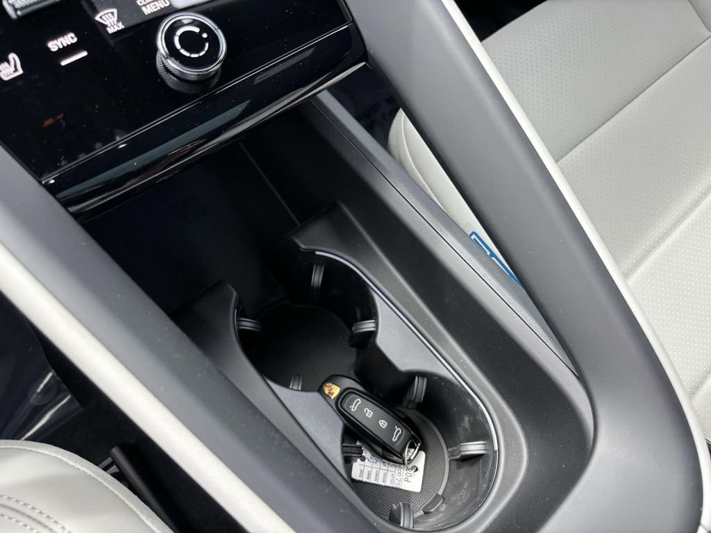 Used 2025 Porsche Macan 4 Electric image 25