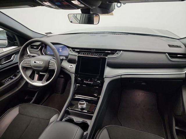 New 2025 Jeep Grand Cherokee Altitude image 23