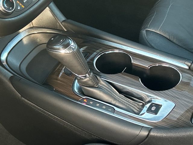 Used 2018 Chevrolet Malibu Premier w/ Driver Confidence Package image 24