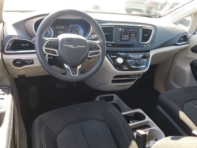 Used 2023 Chrysler Voyager LX FWD image 10