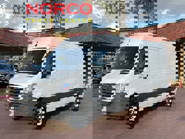 Used 2020 Freightliner Sprinter 2500 image 4