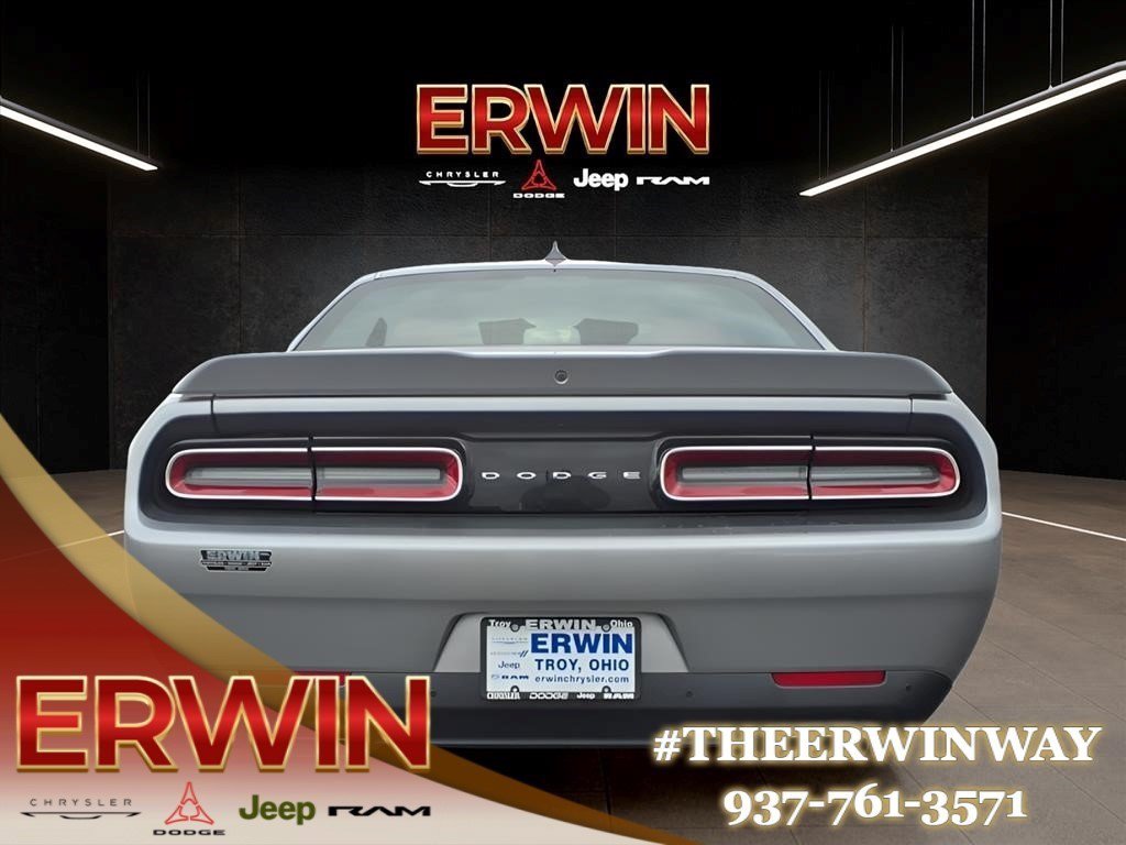 Used 2015 Dodge Challenger R/T Plus RWD image 6