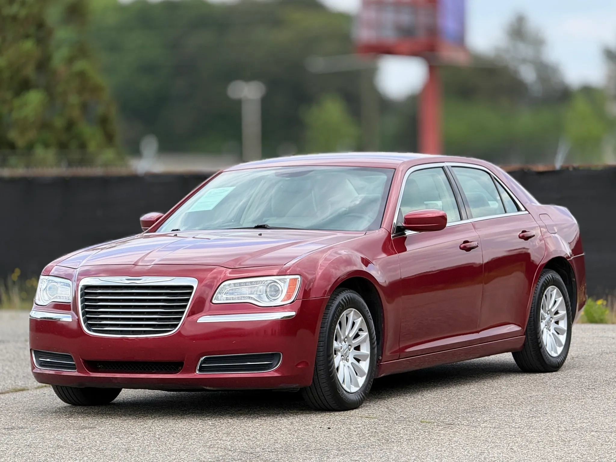 Used 2014 Chrysler 300 RWD image 6