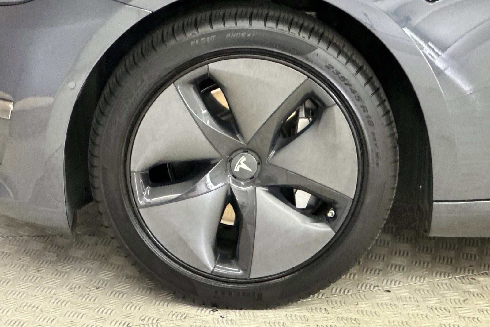 Used 2018 Tesla Model 3 Mid Range RWD image 11