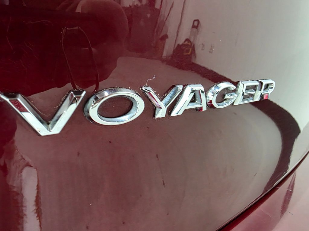 Used 2020 Chrysler Voyager Lxi image 33