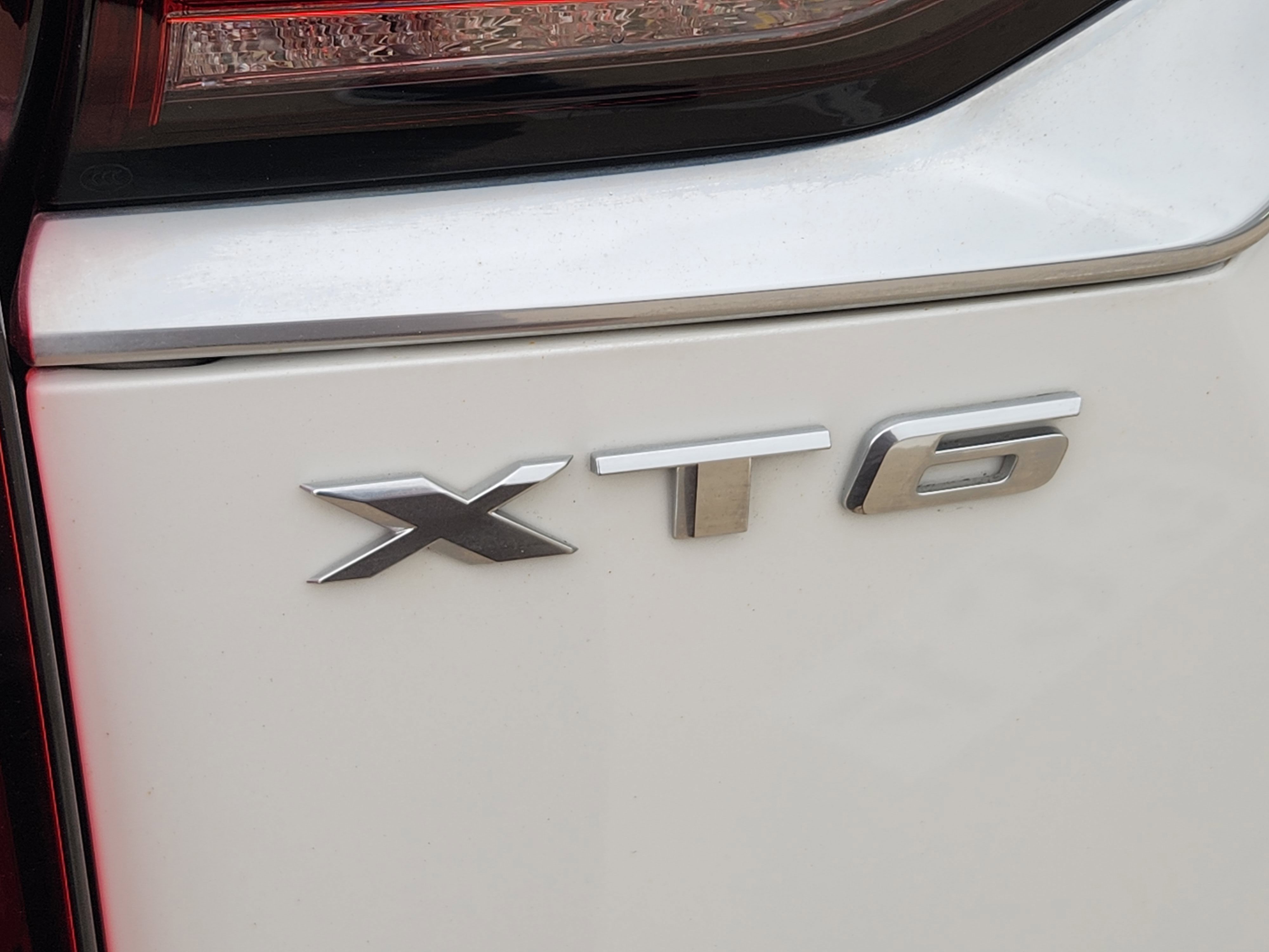 Used 2023 Cadillac XT6 Premium Luxury w/ Technology Package image 8