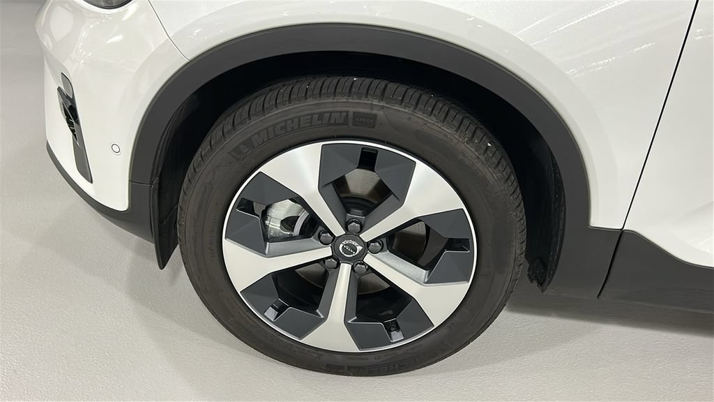 Used 2026 Volvo XC40 B5 Plus w/ Protection Package Premier AWD/4WD image 8
