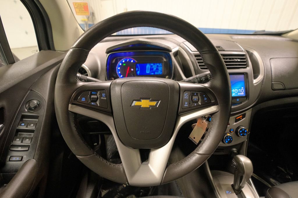 Used 2016 Chevrolet Trax LT w/ LT Sun and Sound Package image 32