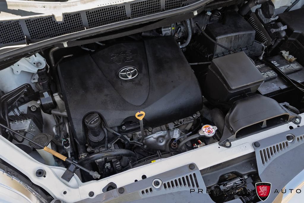 Used 2020 Toyota Sienna Limited FWD image 46