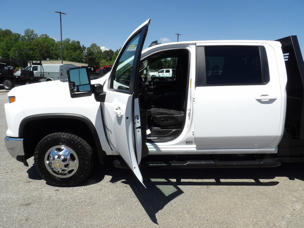 Used 2024 Chevrolet Silverado 3500 LT w/ Convenience Package AWD/4WD image 13