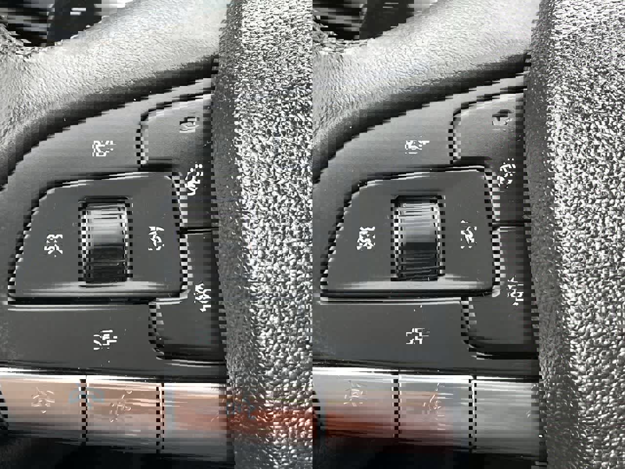 Certified 2023 Cadillac XT4 Premium Luxury w/ Cold Weather Package image 24