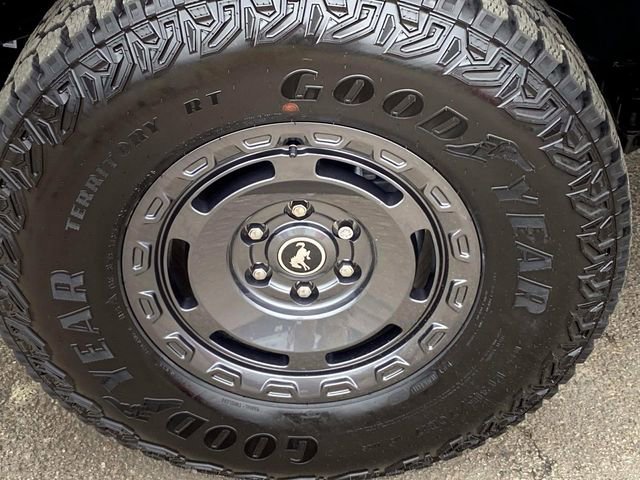 Used 2025 Ford Bronco Badlands image 29