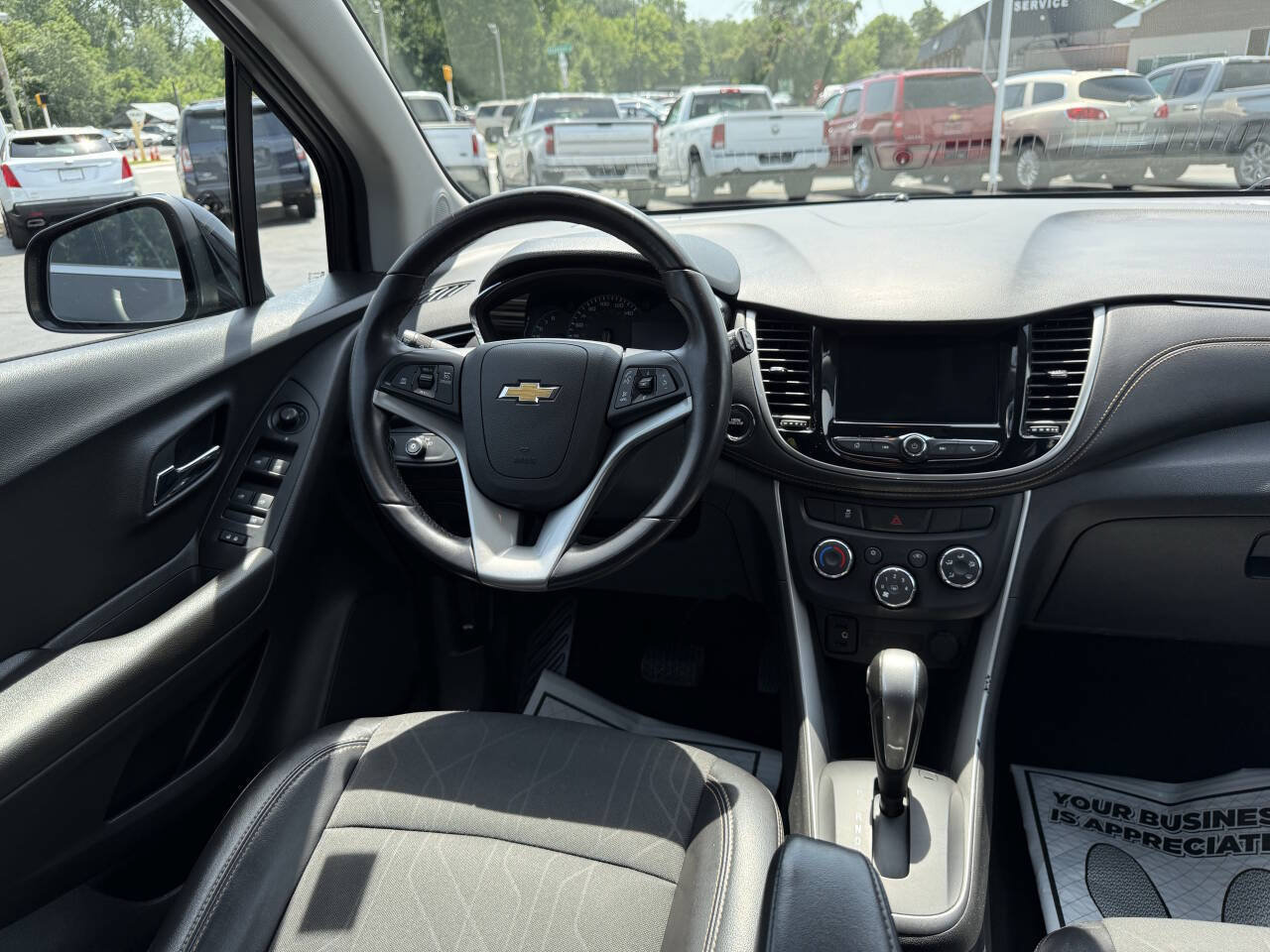 Used 2019 Chevrolet Trax LT w/ LT Convenience Package AWD/4WD image 11