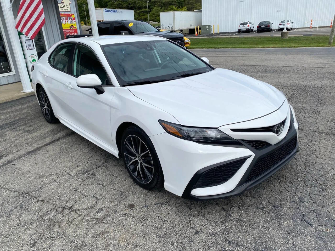 Used 2021 Toyota Camry SE image 10