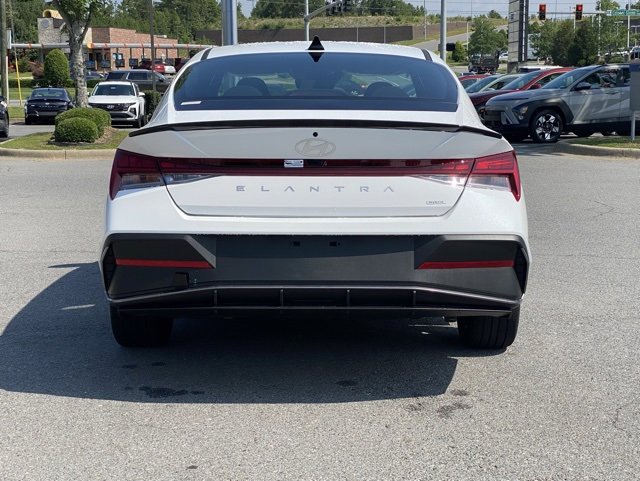 New 2025 Hyundai Elantra SEL image 6