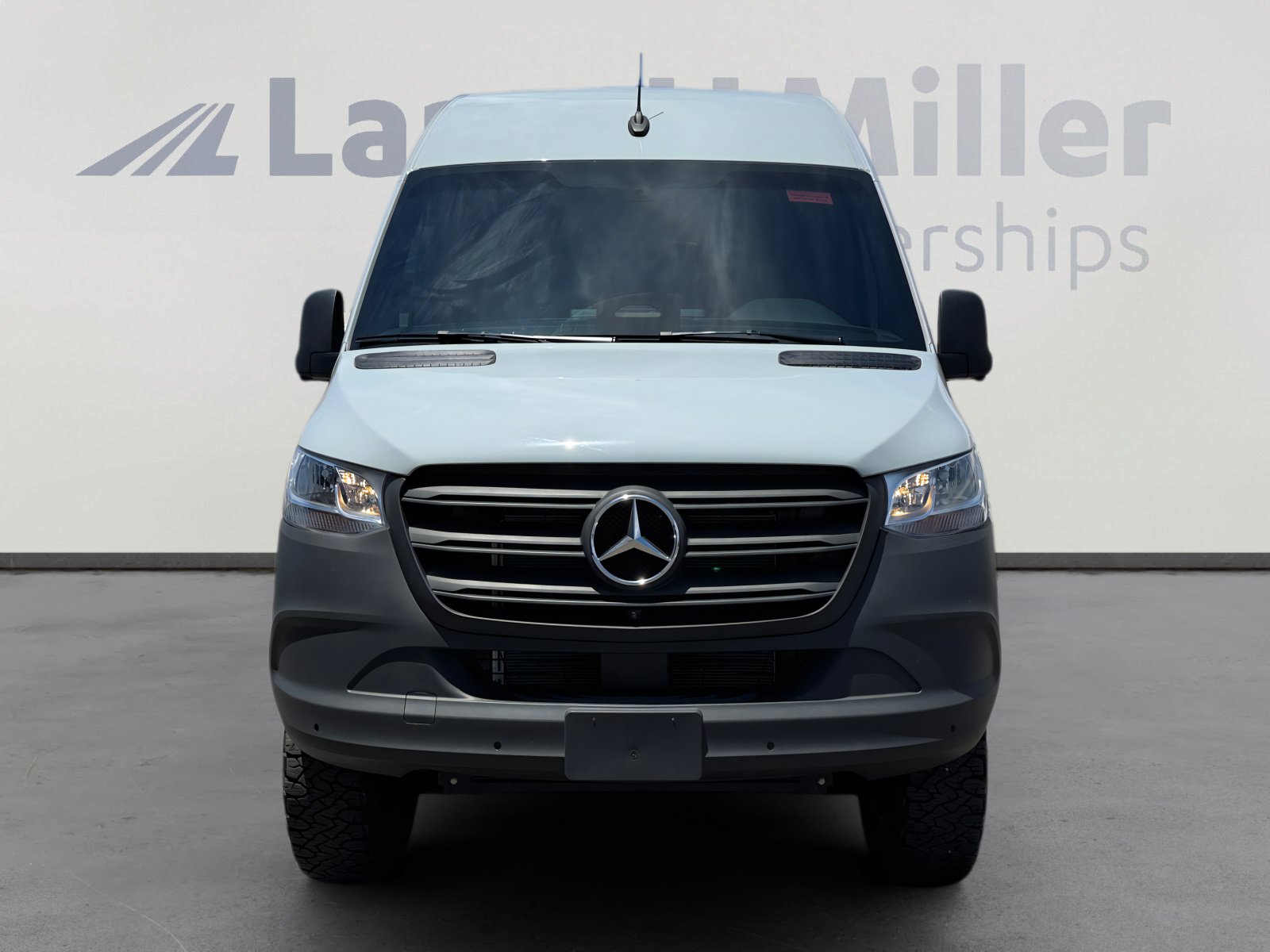 Used 2025 Mercedes-Benz Sprinter 2500 image 8