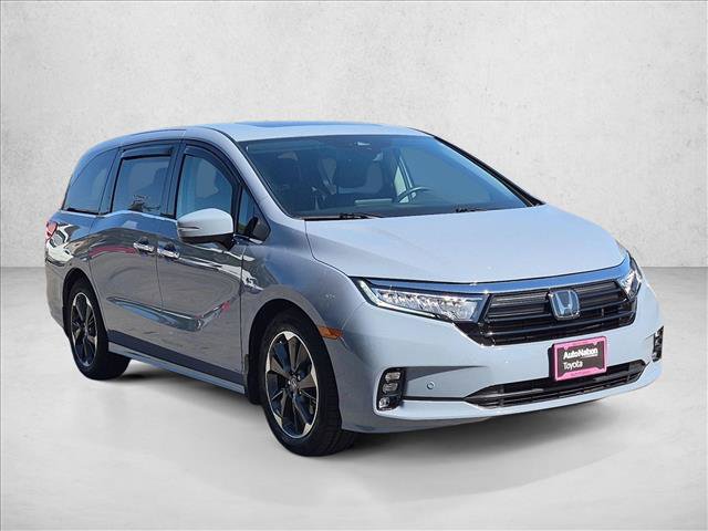 Used 2023 Honda Odyssey Elite image 3