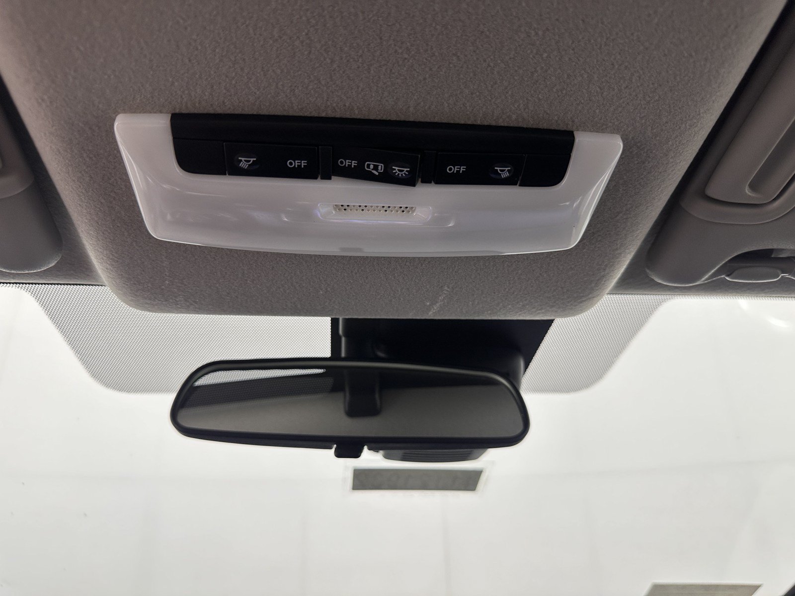 New 2025 Nissan Versa SV w/ Trunk Package FWD image 29